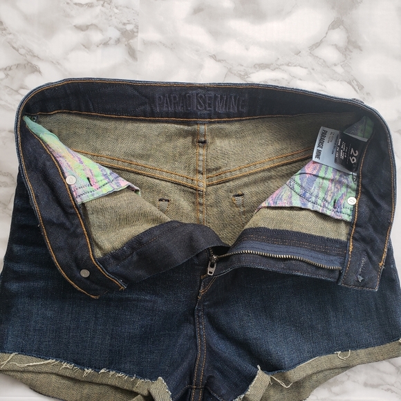 Aritzia Paradise Mine Super High Rise Denim Shorts in size 29 - Picture 4 of 9